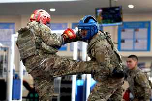 Армейский рукопашный бой: оружие или навык?